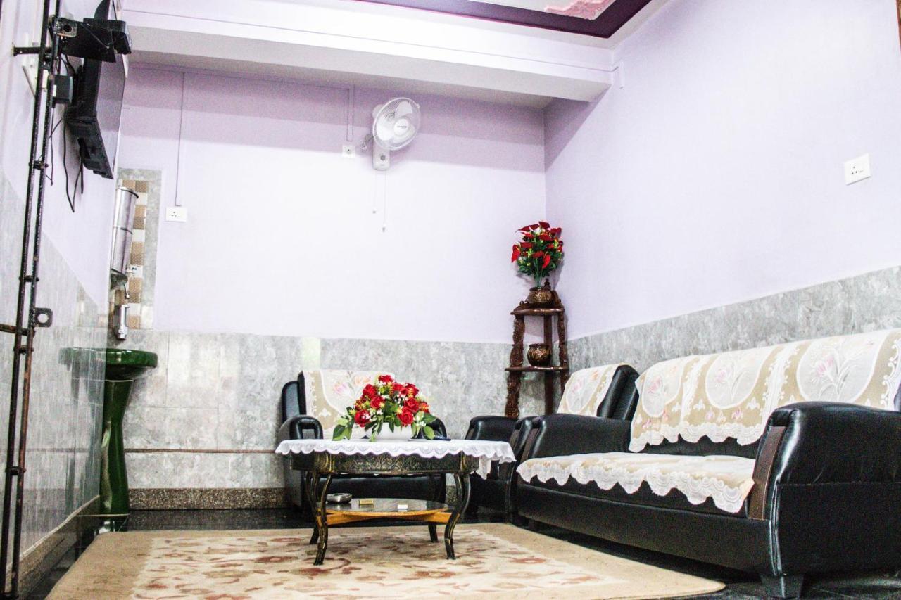 Promudini Guest House 西隆 外观 照片